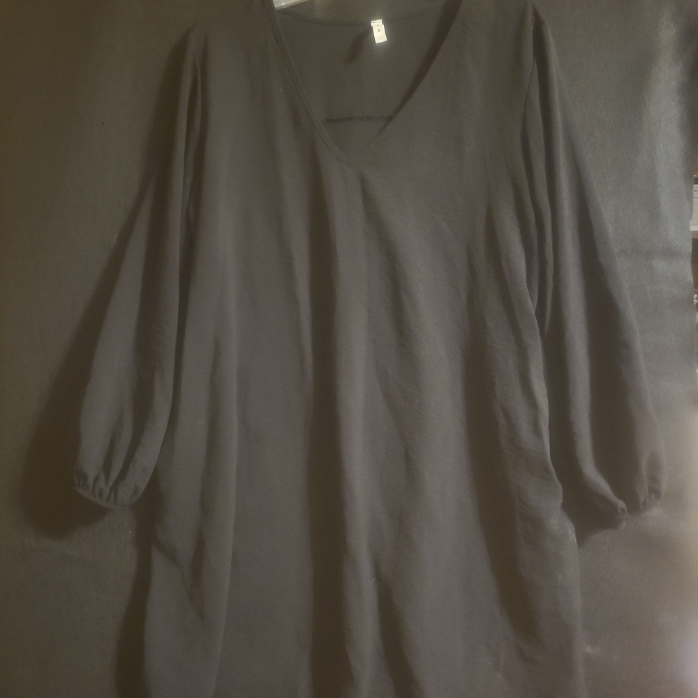 Women's Black V-Neck Puff Sleeve Top